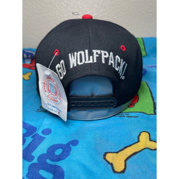 NC State WOLFPACK Vintage 90s NCAA 3D Shadow Script Snapback Hat by cap boy NWT - Picture 4 of 6